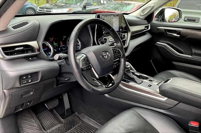used 2020 Toyota Highlander Hybrid car, priced at $35,792