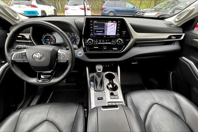 used 2020 Toyota Highlander Hybrid car, priced at $35,792