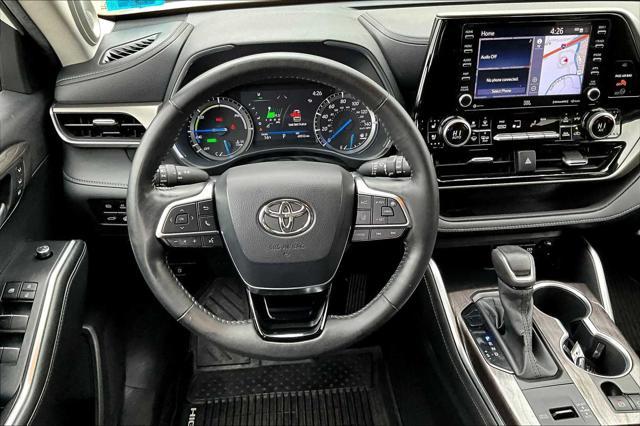 used 2020 Toyota Highlander Hybrid car, priced at $35,792