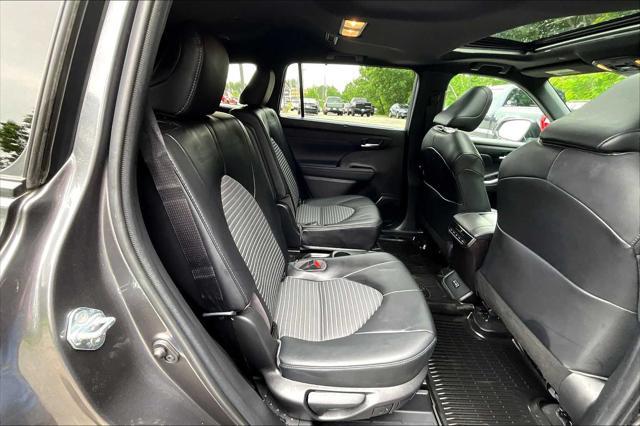 used 2022 Toyota Highlander car, priced at $42,981