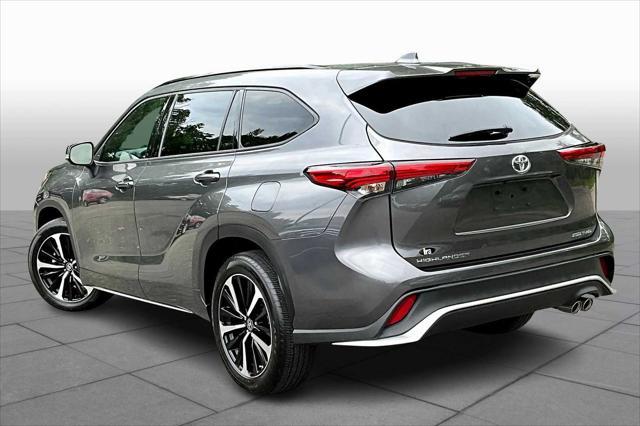 used 2022 Toyota Highlander car, priced at $42,981