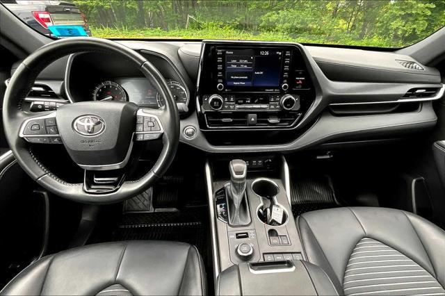 used 2022 Toyota Highlander car, priced at $42,981
