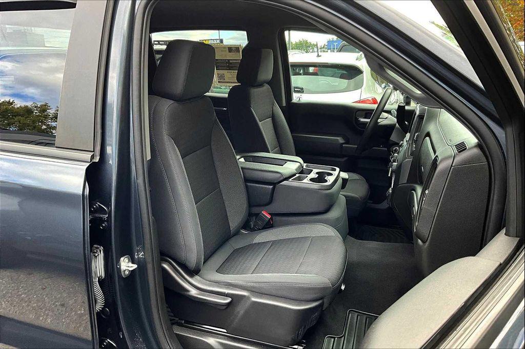 used 2022 Chevrolet Silverado 1500 car, priced at $30,981