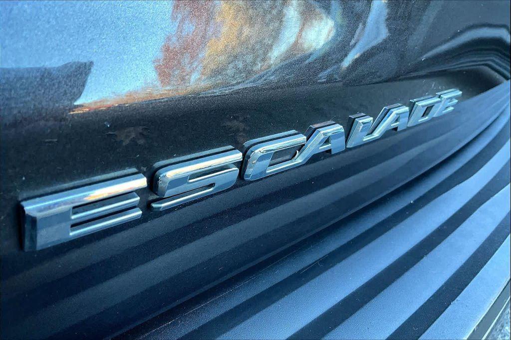 used 2015 Cadillac Escalade car, priced at $20,981