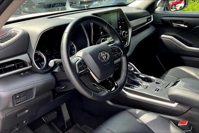 used 2021 Toyota Highlander Hybrid car, priced at $39,981