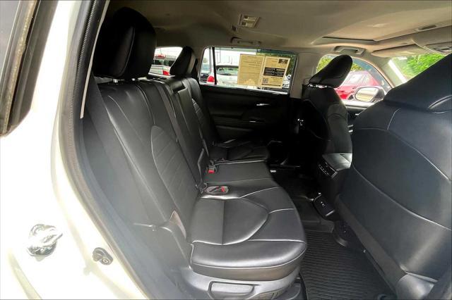 used 2021 Toyota Highlander Hybrid car, priced at $39,981