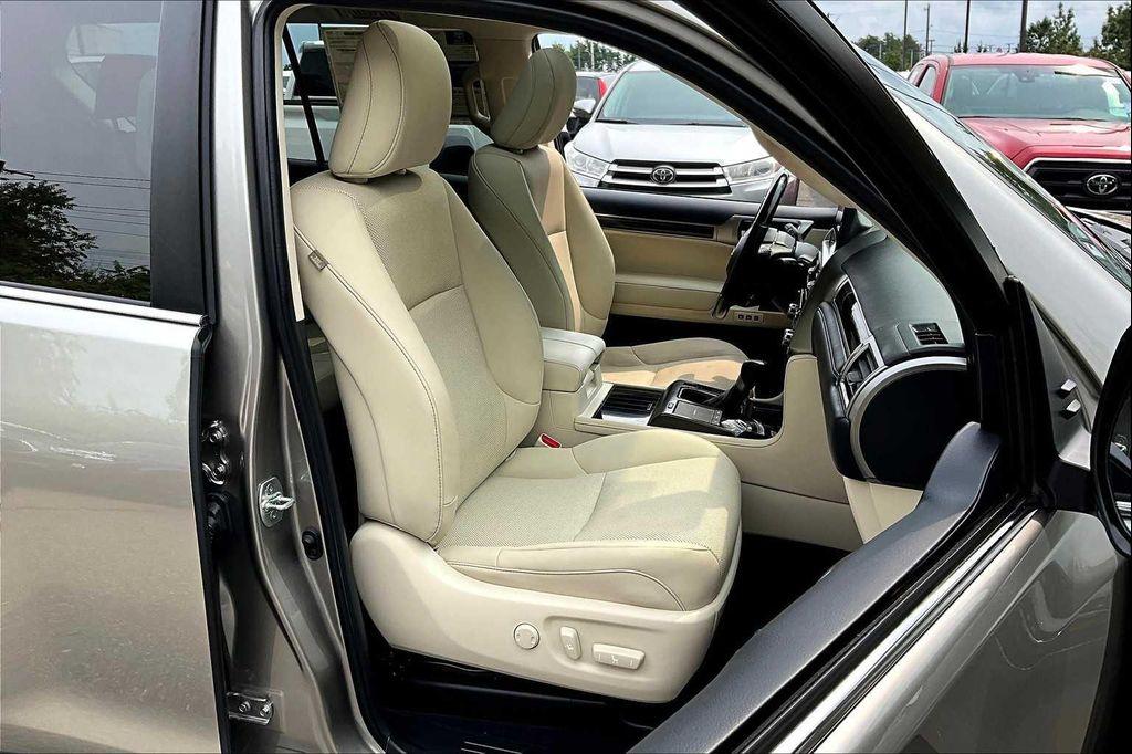 used 2023 Lexus GX 460 car, priced at $56,981