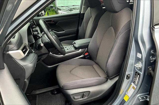 used 2022 Toyota Highlander car, priced at $34,491