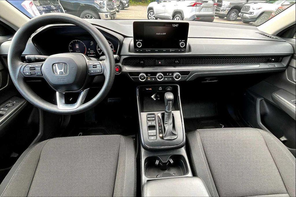 used 2025 Honda CR-V car, priced at $31,981