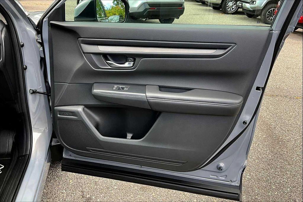 used 2025 Honda CR-V car, priced at $31,981