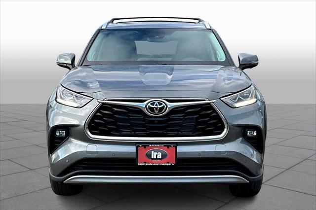 new 2025 Toyota Highlander Hybrid car, priced at $57,247