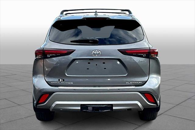 new 2025 Toyota Highlander Hybrid car, priced at $57,247