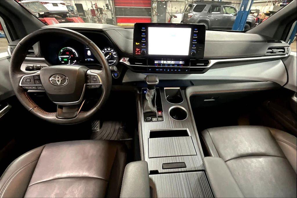 used 2024 Toyota Sienna car, priced at $50,892