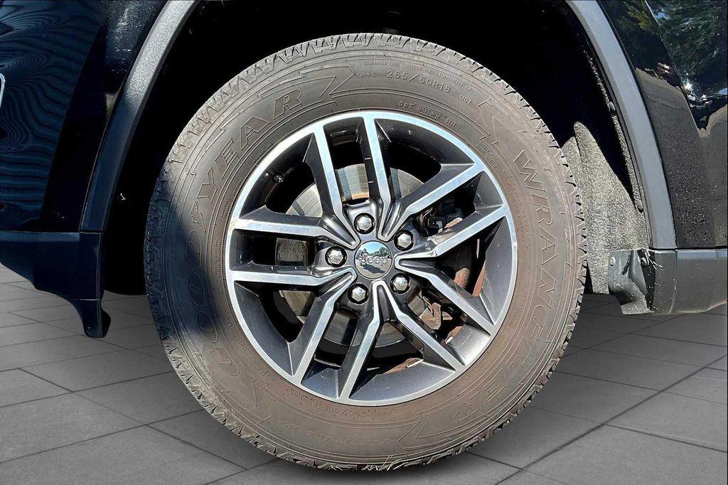 used 2017 Jeep Grand Cherokee car, priced at $10,992