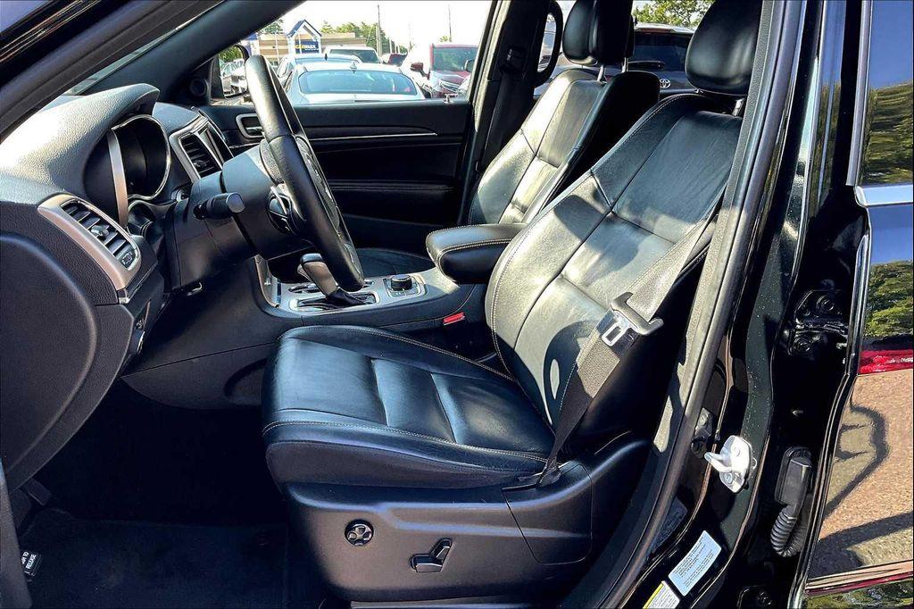used 2017 Jeep Grand Cherokee car, priced at $10,992