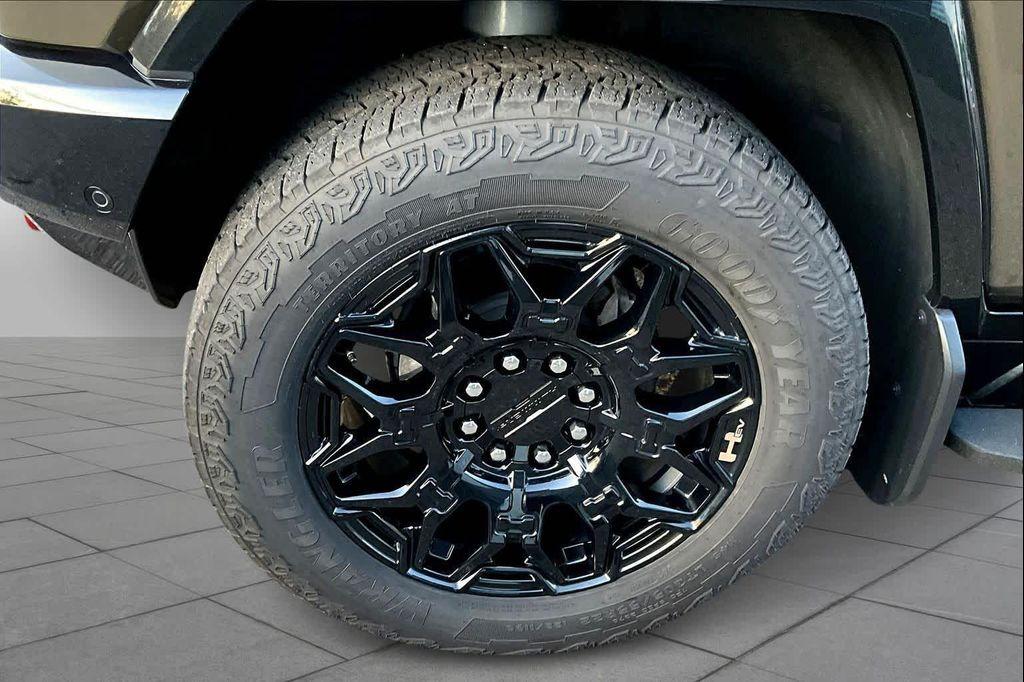 used 2025 GMC HUMMER EV SUV car, priced at $69,981