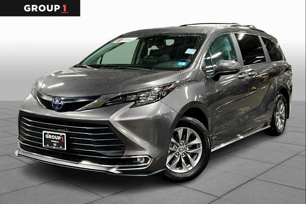 used 2024 Toyota Sienna car, priced at $43,981