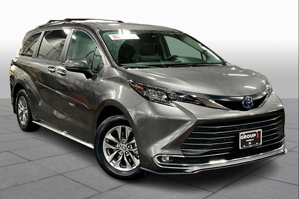 used 2024 Toyota Sienna car, priced at $43,981