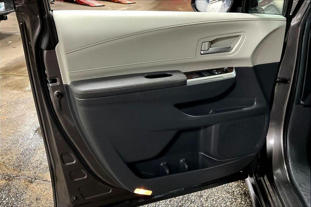 used 2024 Toyota Sienna car, priced at $43,981