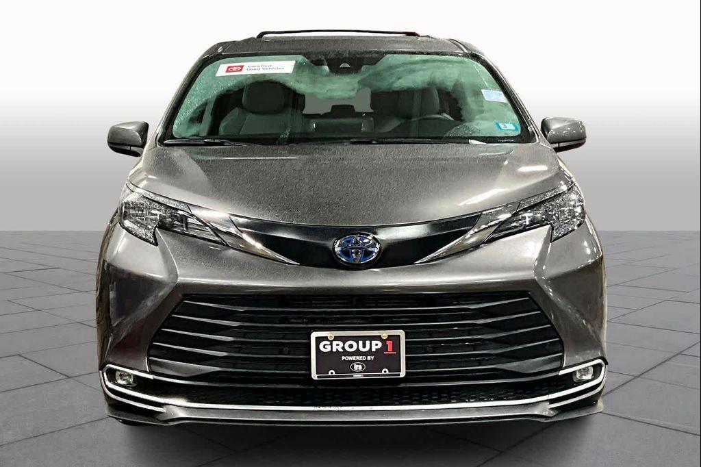 used 2024 Toyota Sienna car, priced at $43,981