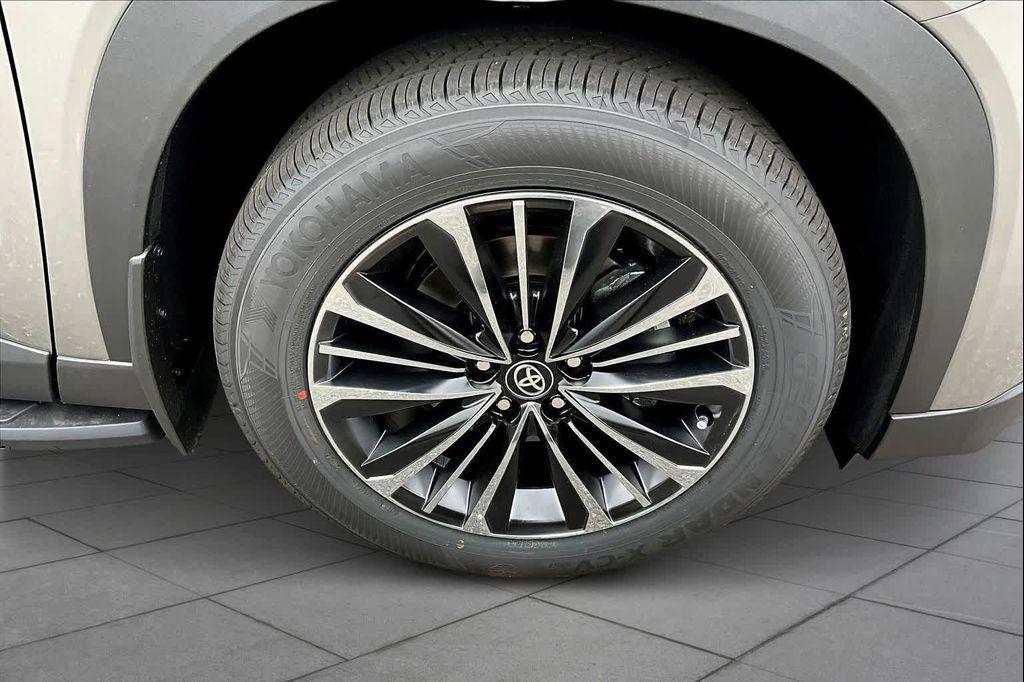 new 2026 Toyota Grand Highlander Hybrid car, priced at $64,022