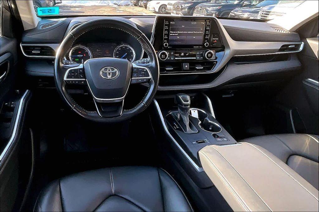 used 2022 Toyota Highlander Hybrid car, priced at $31,492