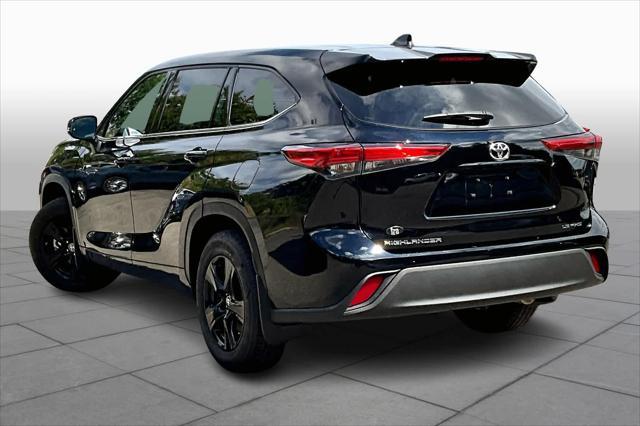 used 2021 Toyota Highlander car, priced at $31,981