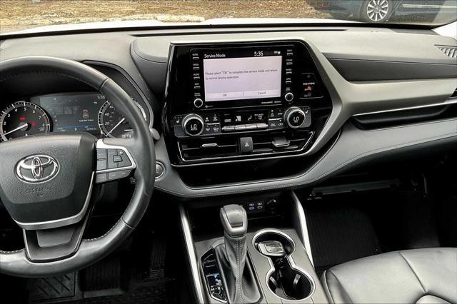 used 2022 Toyota Highlander car, priced at $39,892