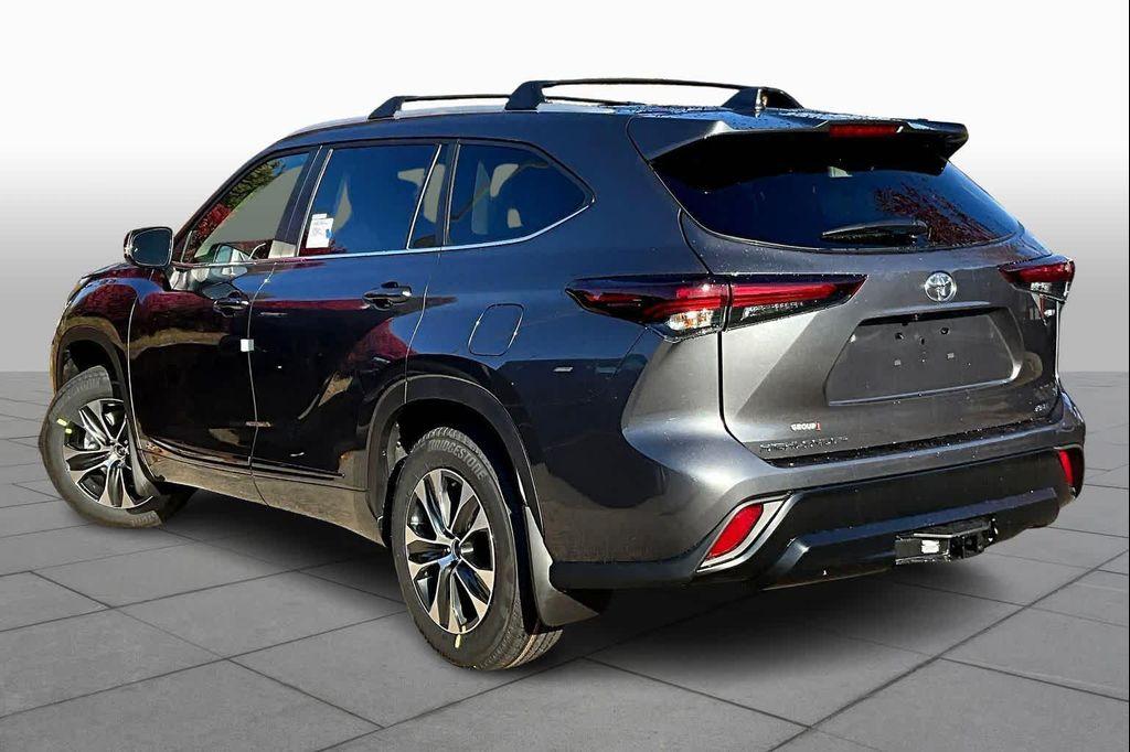 new 2025 Toyota Highlander Hybrid car, priced at $50,857