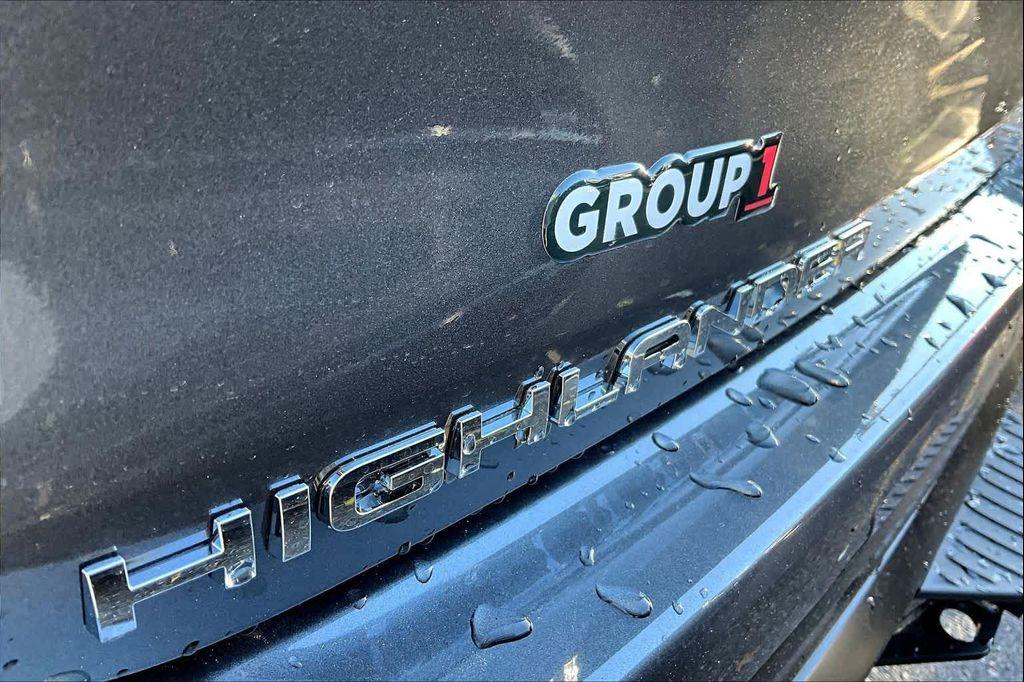 new 2025 Toyota Highlander Hybrid car, priced at $50,857