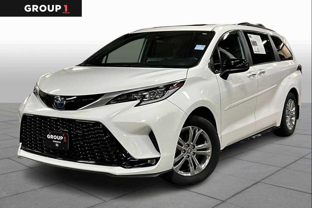 used 2023 Toyota Sienna car, priced at $48,822