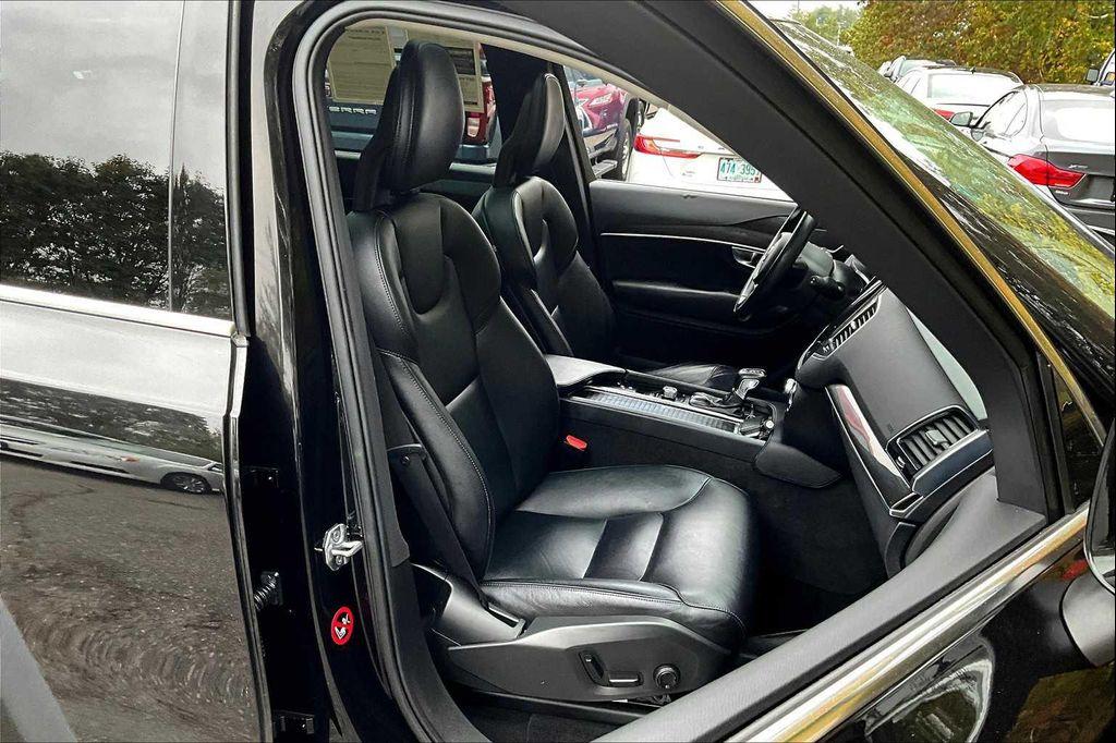 used 2018 Volvo XC90 car, priced at $19,492