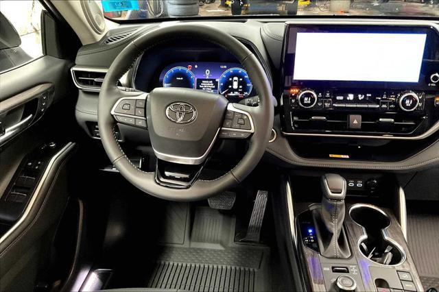 used 2025 Toyota Highlander car, priced at $55,992