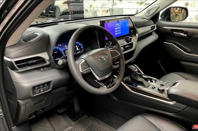 used 2025 Toyota Highlander car, priced at $55,992