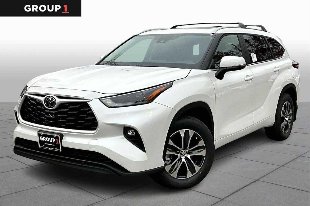 new 2026 Toyota Highlander car, priced at $49,007