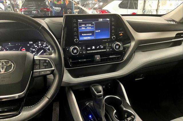 used 2021 Toyota Highlander car, priced at $34,981
