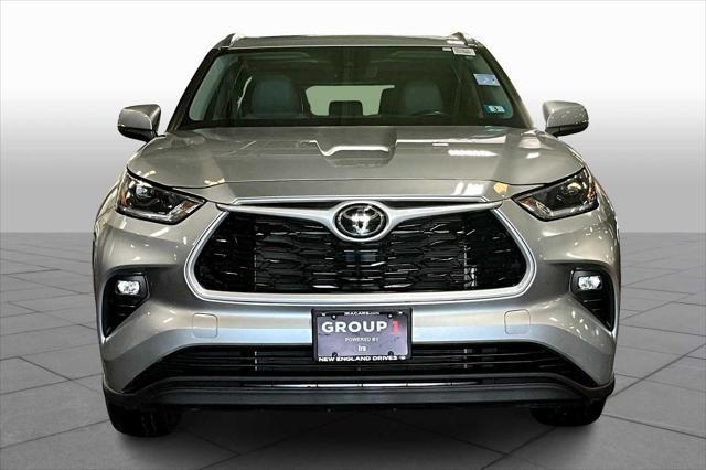 used 2021 Toyota Highlander car, priced at $34,981
