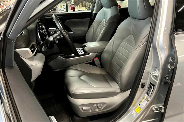 used 2021 Toyota Highlander car, priced at $34,981