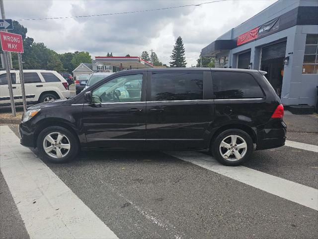 used 2010 Volkswagen Routan car, priced at $4,500