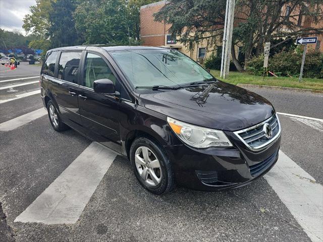 used 2010 Volkswagen Routan car, priced at $4,500