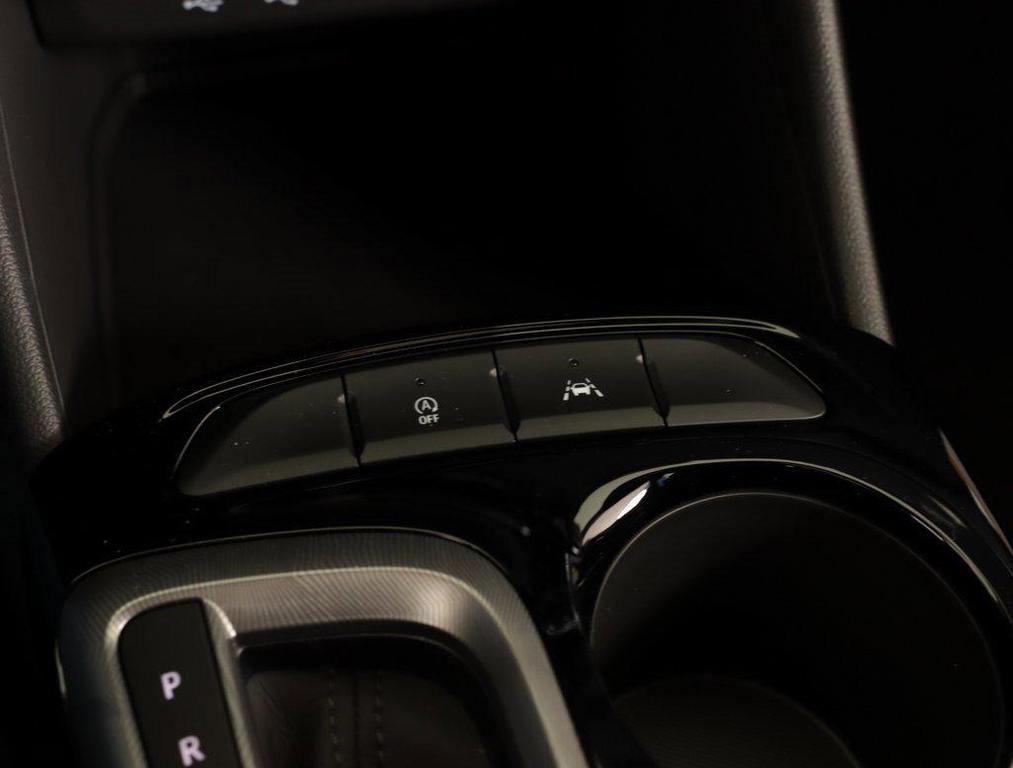 new 2025 Buick Envista car, priced at $27,430