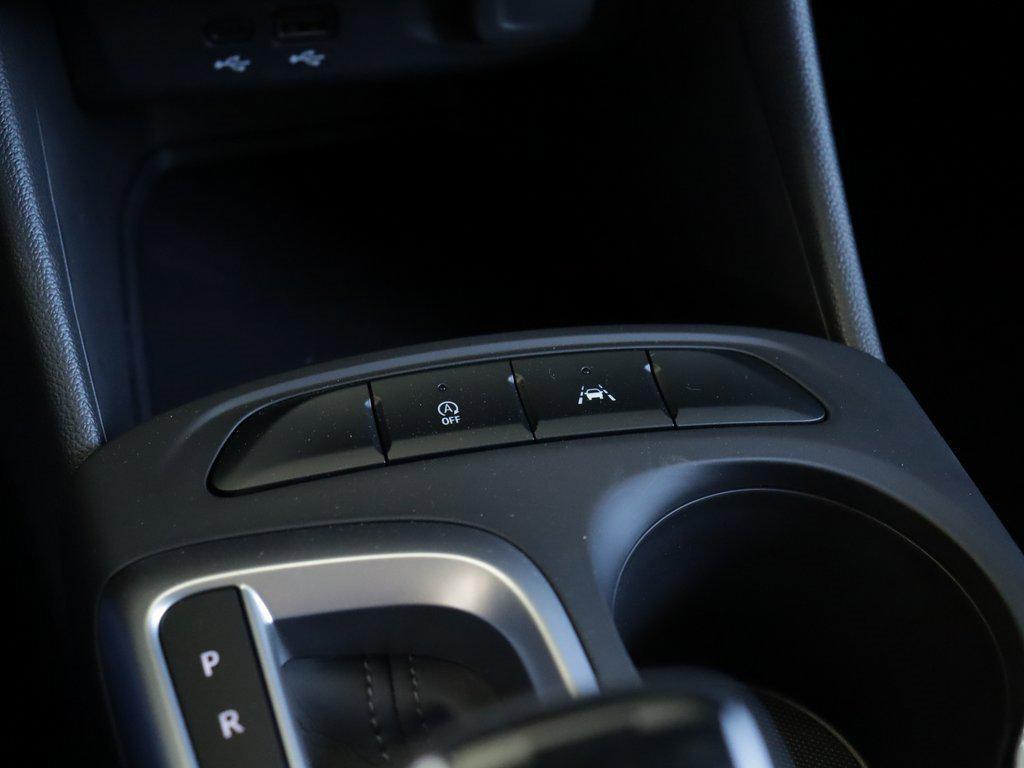 new 2025 Buick Envista car, priced at $23,890