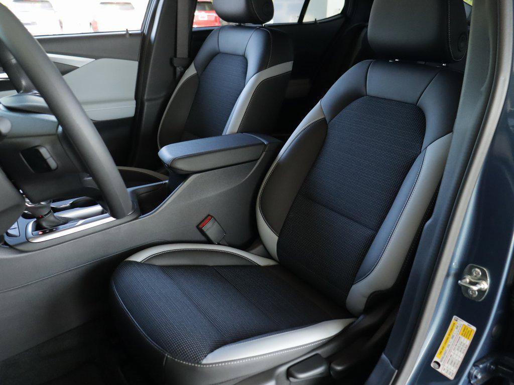 new 2025 Buick Envista car, priced at $23,890