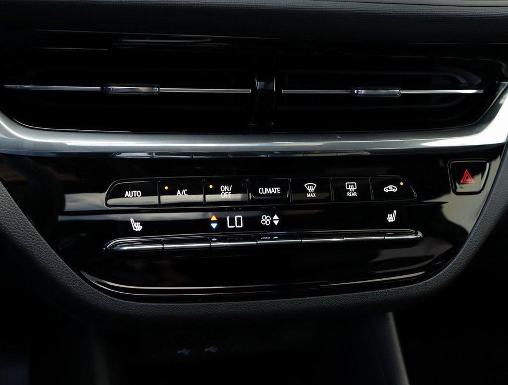 new 2025 Buick Envista car, priced at $29,590