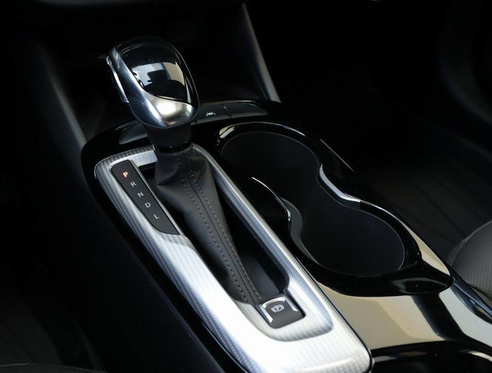 new 2025 Buick Envista car, priced at $29,590
