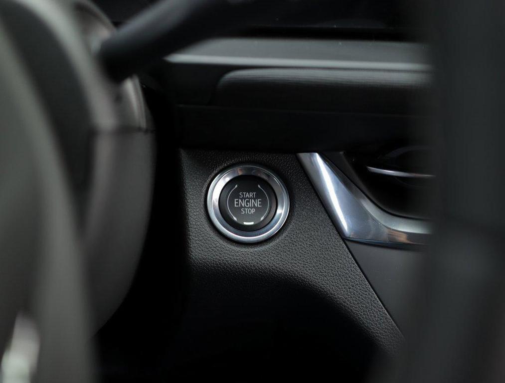 new 2025 Buick Envista car, priced at $26,850