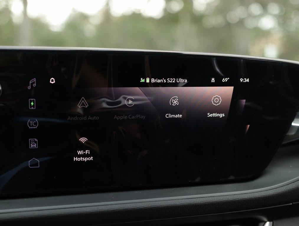 new 2025 Buick Envista car, priced at $26,850