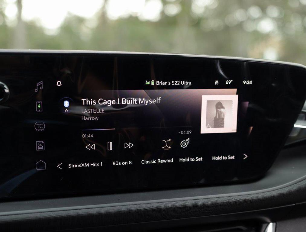 new 2025 Buick Envista car, priced at $26,850