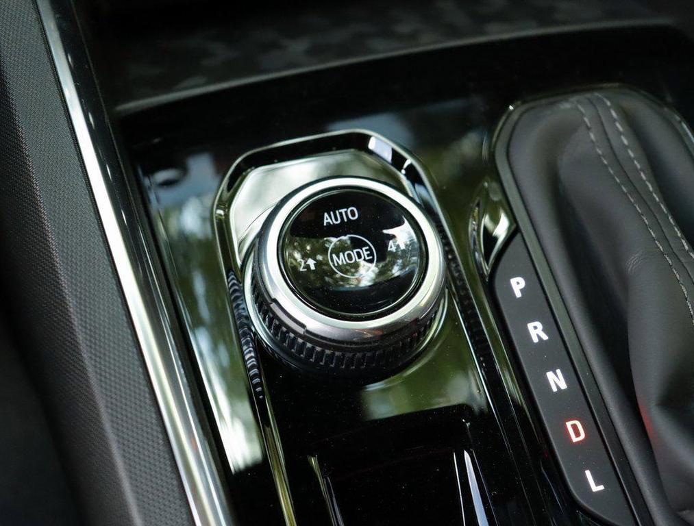 new 2025 GMC Canyon car, priced at $41,375