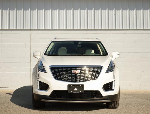 new 2025 Cadillac XT5 car, priced at $60,990